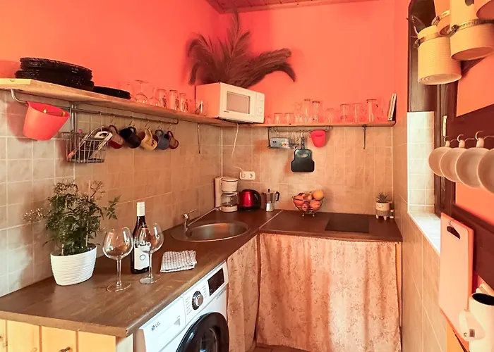 Mediterran Rezidencia Jobb 펜션 자르마디